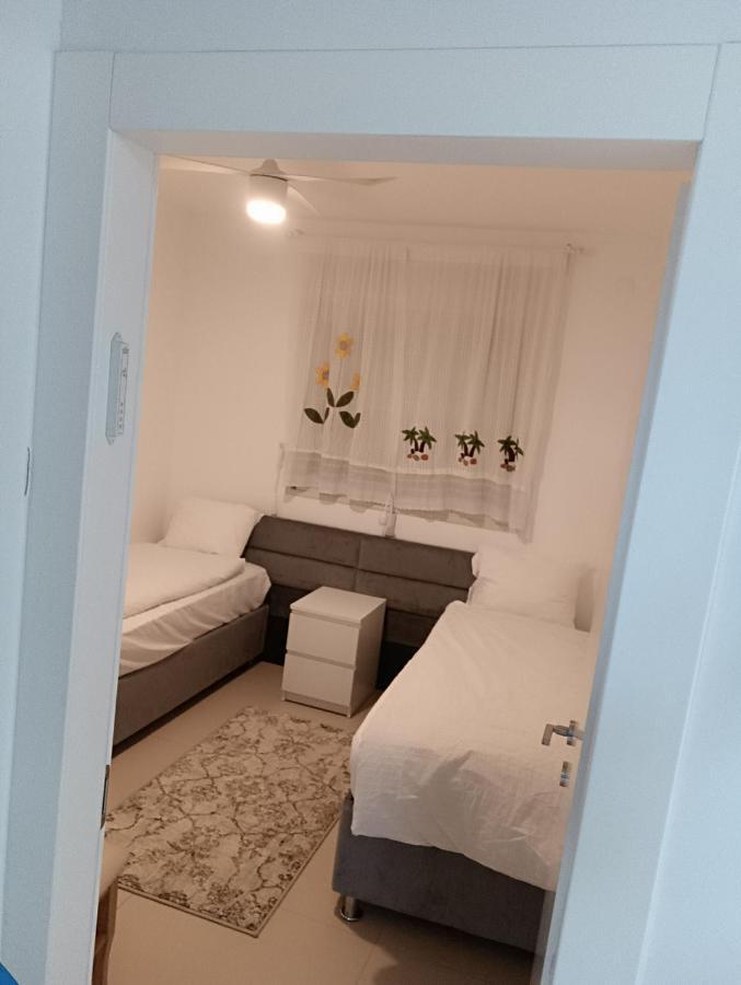 עכו דירה חדשה ליד הים- Akko-Brand New Apartment Екстер'єр фото